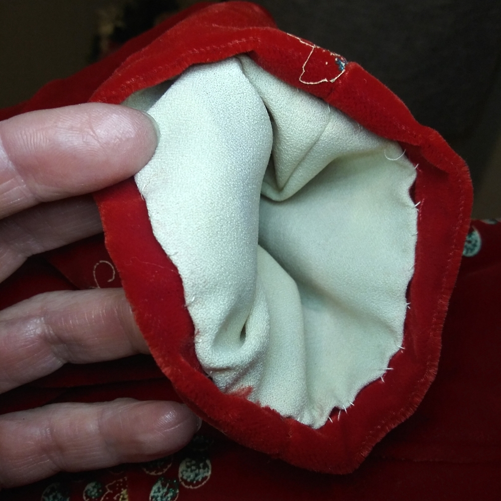 Vintage 1930-40's Handmade Scarlet Velvet Wrap Blouse With Stamped Grape Pattern - Picture 5 of 16